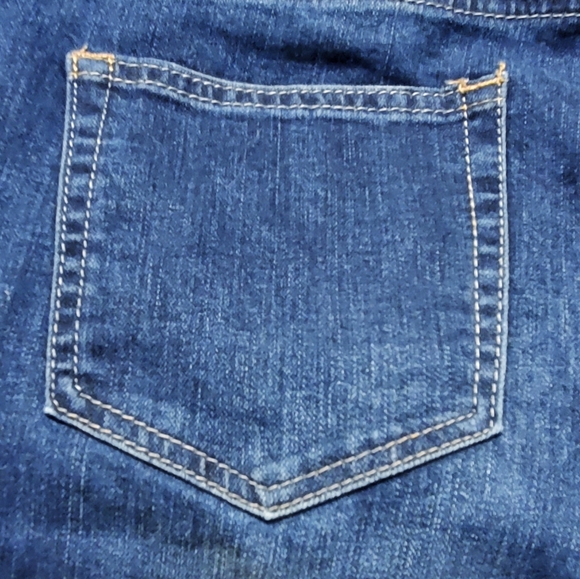 Maurices womens dark wash denim jeans. size Lg Us. - Picture 5 of 5